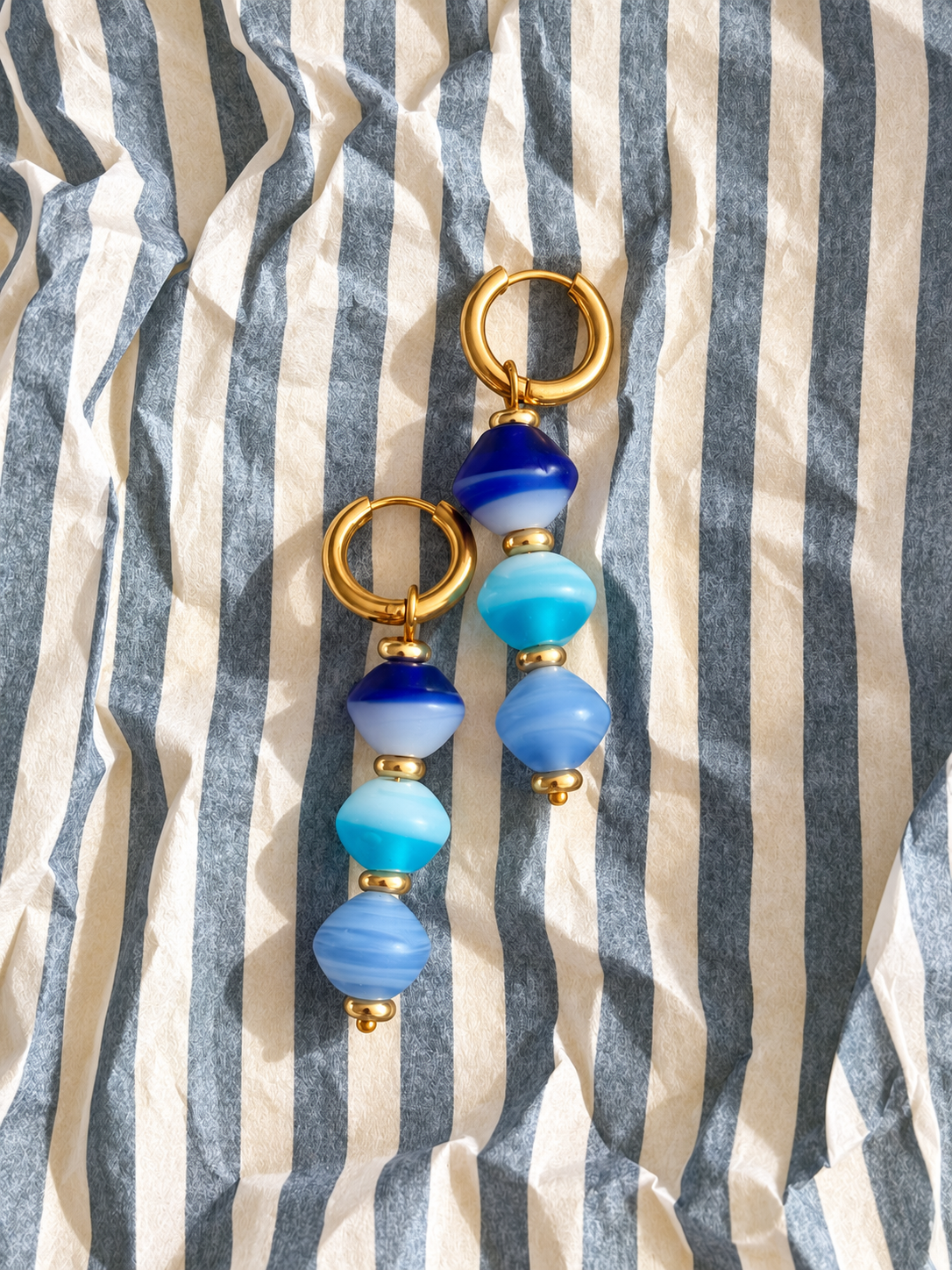 Pendientes Costa de Mallorca con cuentas de cristal de Murano azul