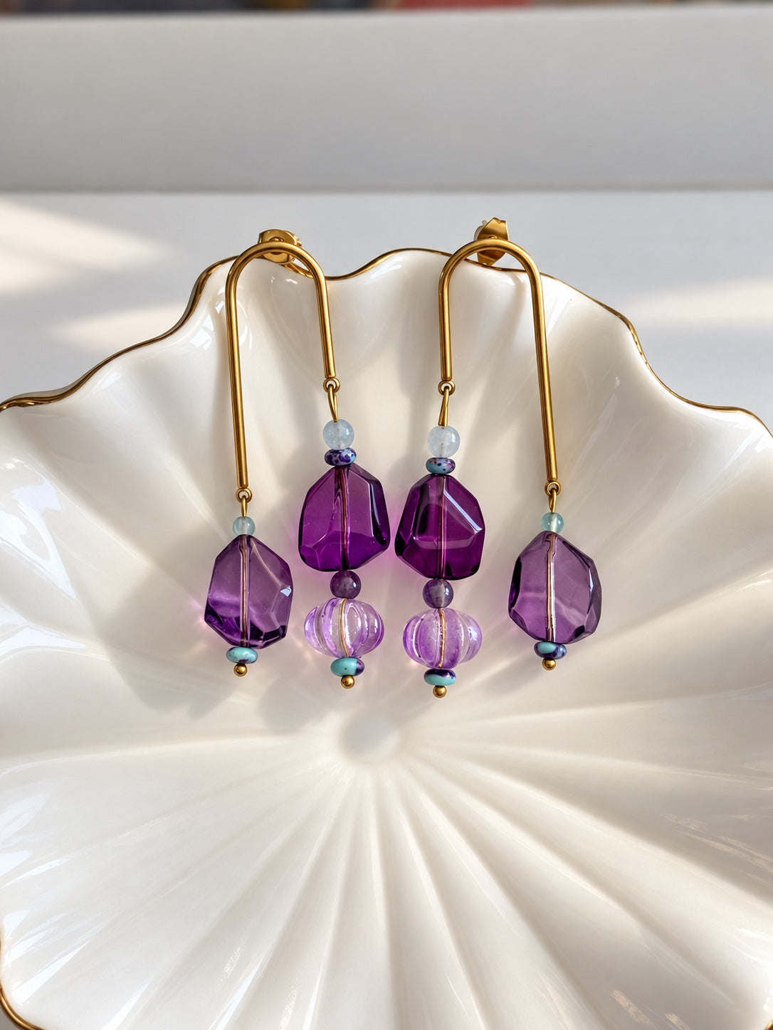 Pendientes La Femme sans ombre en tonos violeta y lavanda