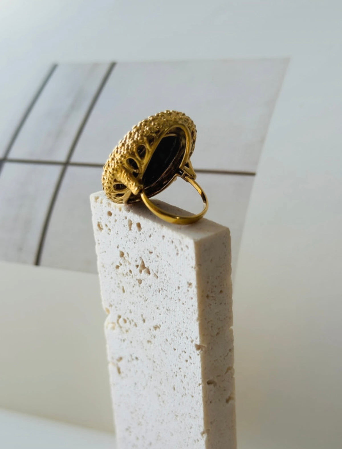 Anillo L’Œil du fauve con ojo de tigre, frontal con reflejos