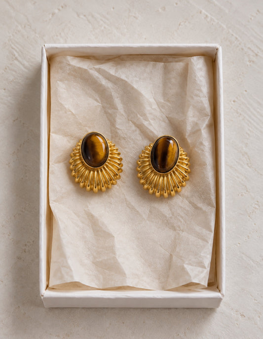 Pendientes vintage dorados con cabujón oval de ojo de tigre