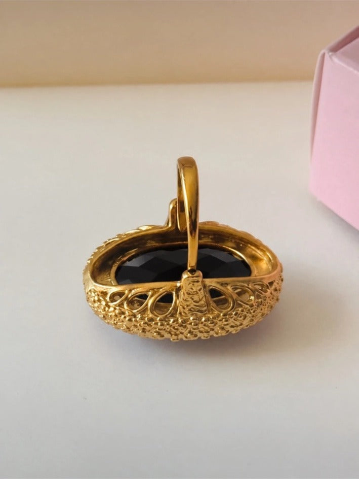 Anillo Ortrud con ágata negra, vista posterior de montura